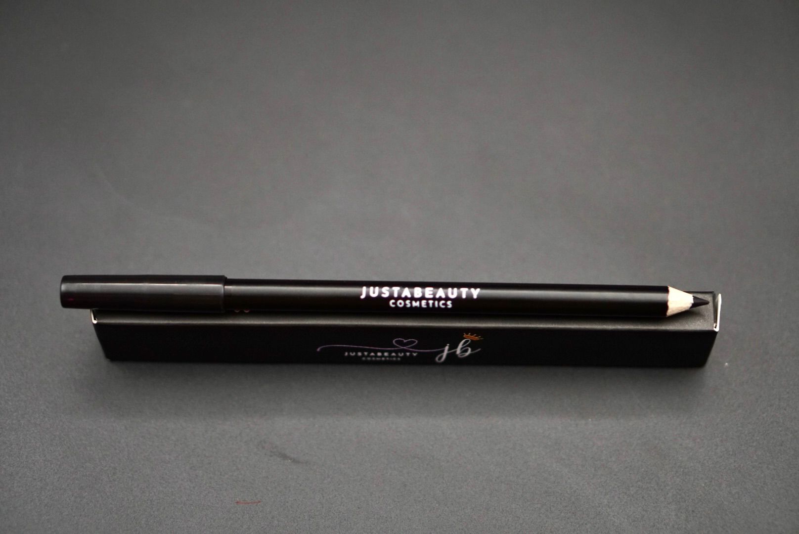 Beyond limits Lip Liner