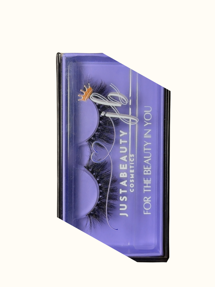 “Heavy on the eye contact” Lashes