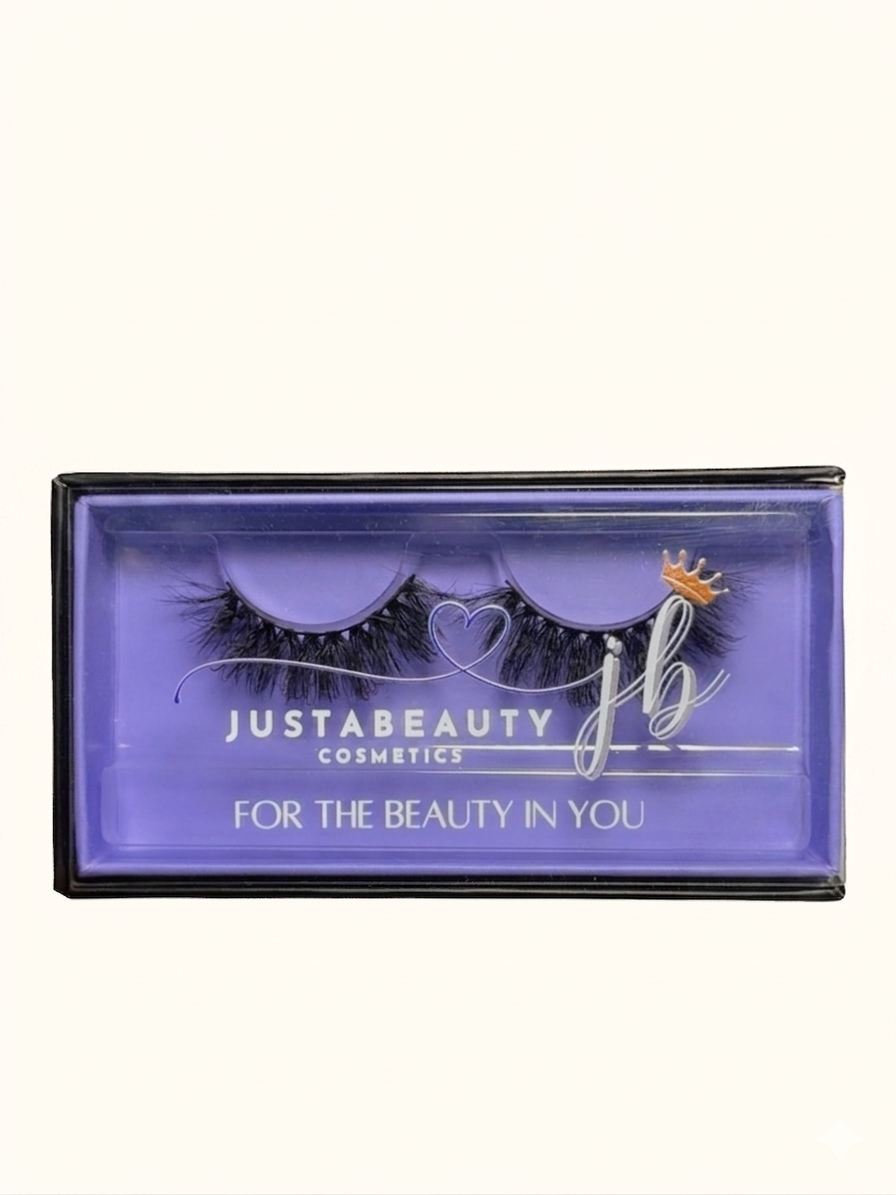 “Heavy on the eye contact” Lashes
